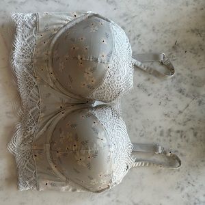 Victoria Secret 32DD bra